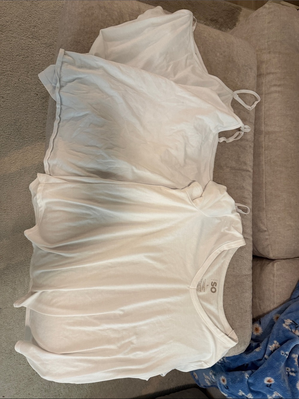 SO White V-Neck Short Sleeve Tee